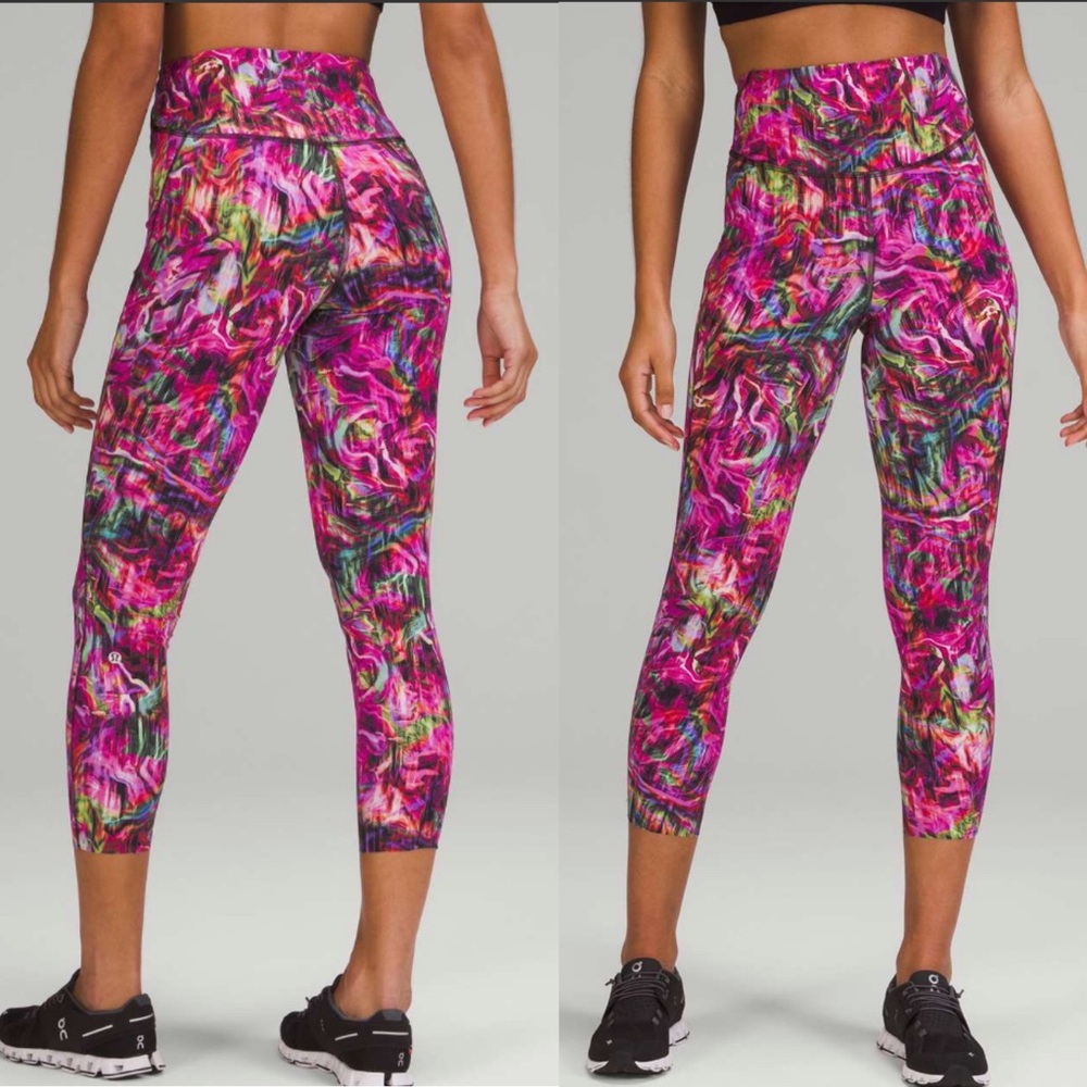 Lululemon Base Pace High-Rise Running Tight 25"
Hyper Flow Pink Multi! E…